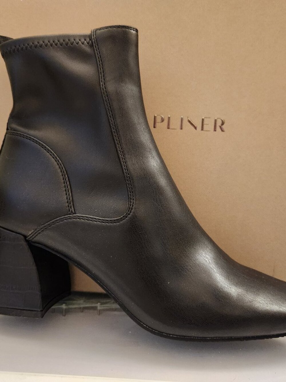 Donald Pliner "Abbie" Booties. Stretch Nappa Leather. NIB. Size 6.5